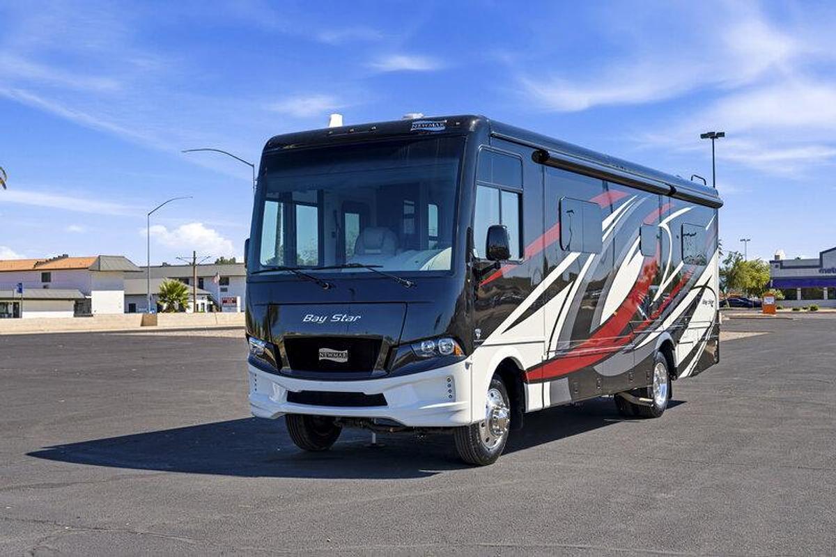 Used 2021 Newmar Bay Star 3005 Class A Motorhome