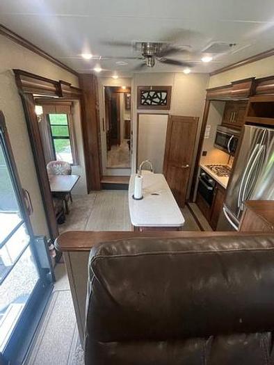 Used 2018 Keystone Alpine 3701FL