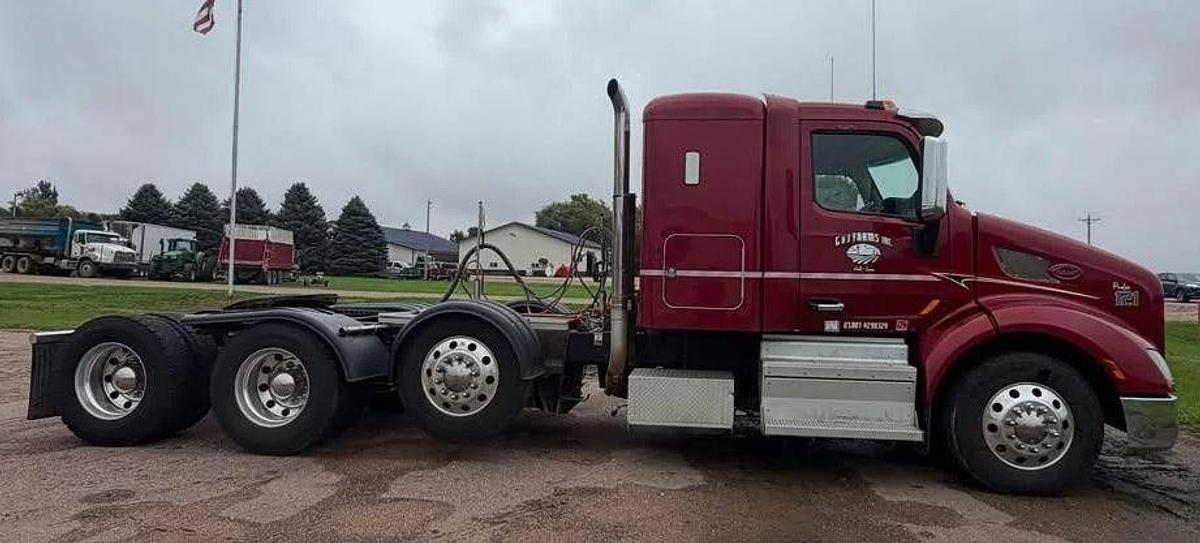 Used 2020 Petebitl 579