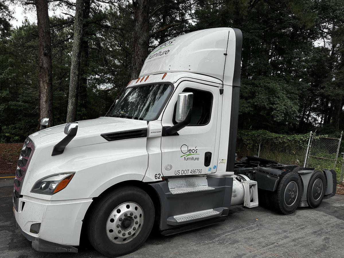 Used 2020 Freightliner Cascadia