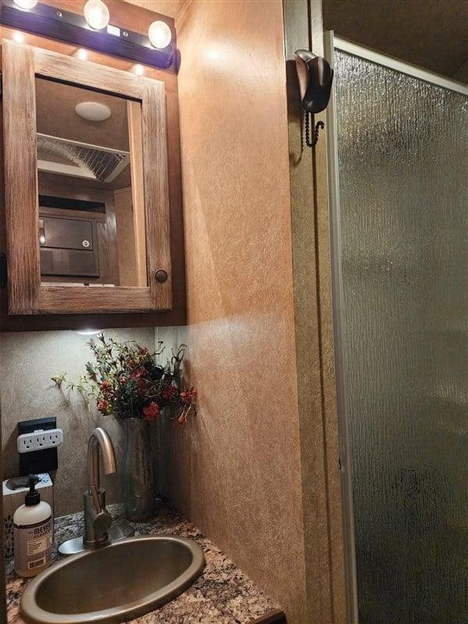 Used 2019 Lakota 7209 2 Horse Trailer with Living Quarters