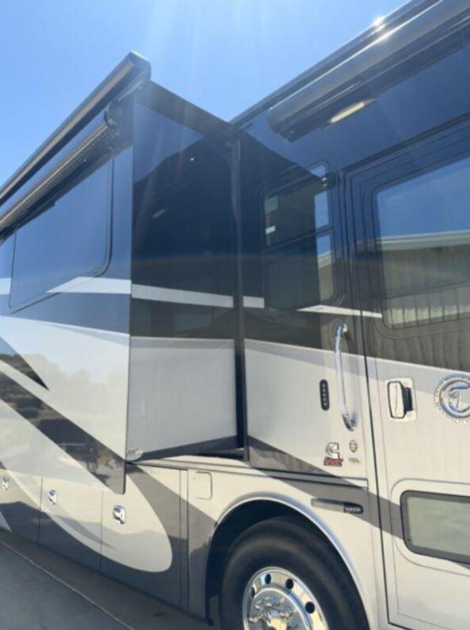 Used Premium 2018 Tiffin Phaeton 40IH XSH