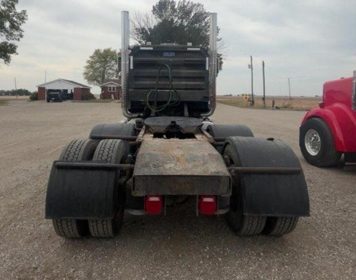 Used 2005 Western Star 4900 Sleeper Semi Truck