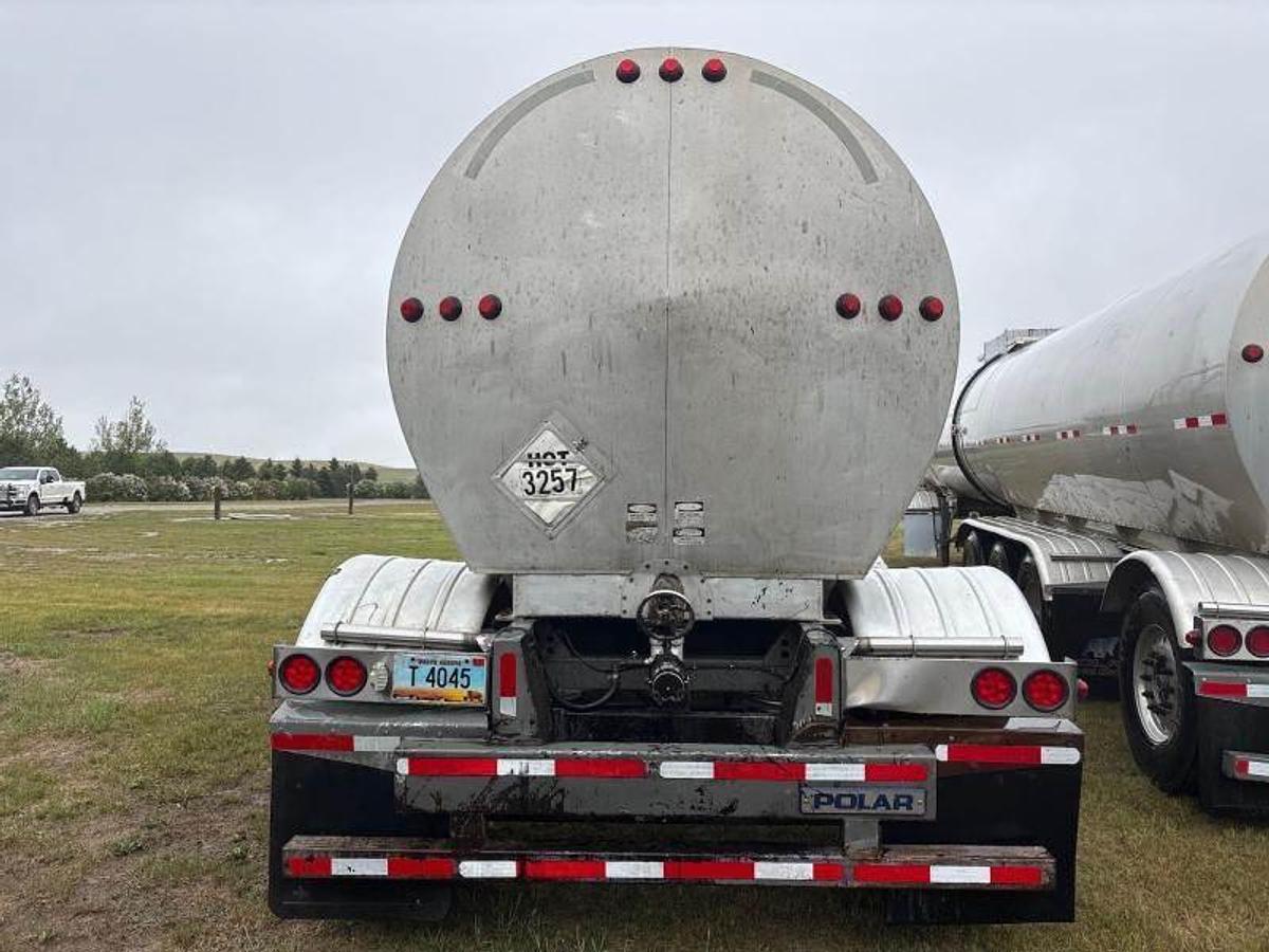 Used 2011 Polar Quad axle asphalt trailer