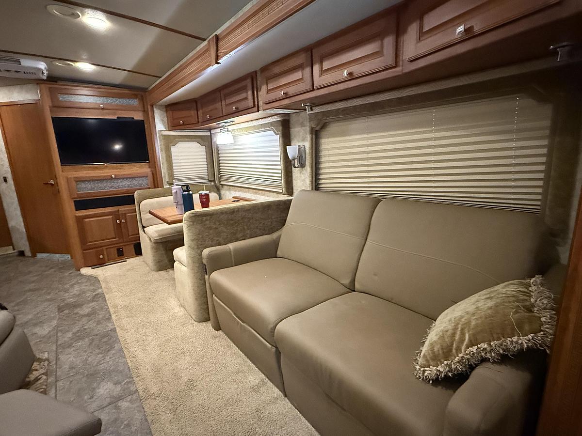 Used 2009 Winnebago Journey 39Z