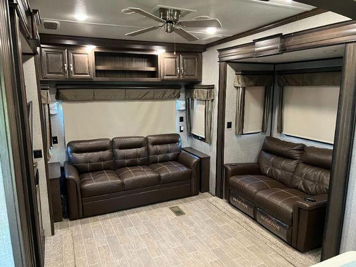 Used 2019 Keystone Alpine 3500RL