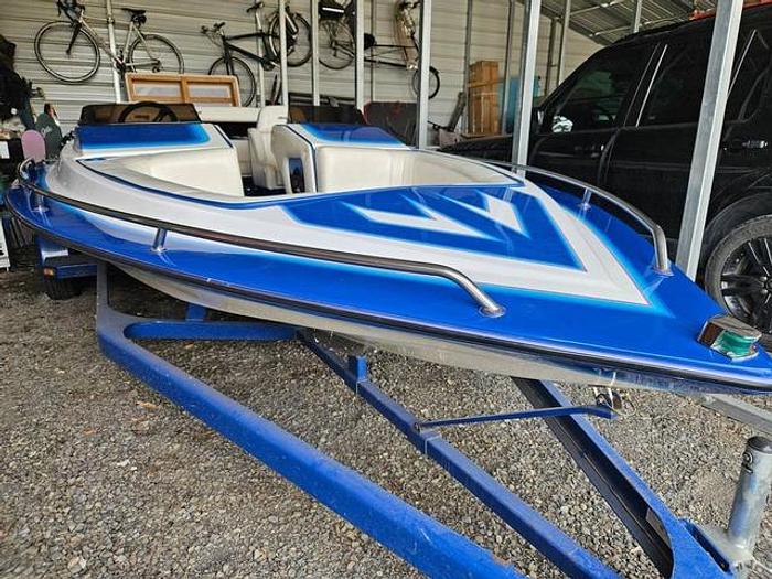 Used 1986 Commander Power Boat