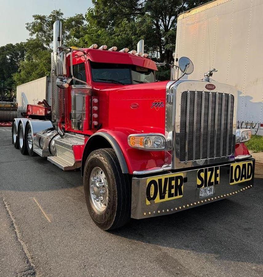 Used 2023 Peterbilt 389 Day Cab Semi Truck
