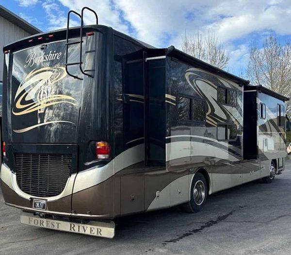 Used 2011 Forest River Berkshire 390BH