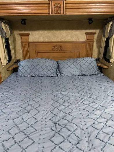 Used 2008 Heartland Bighorn 3370RL