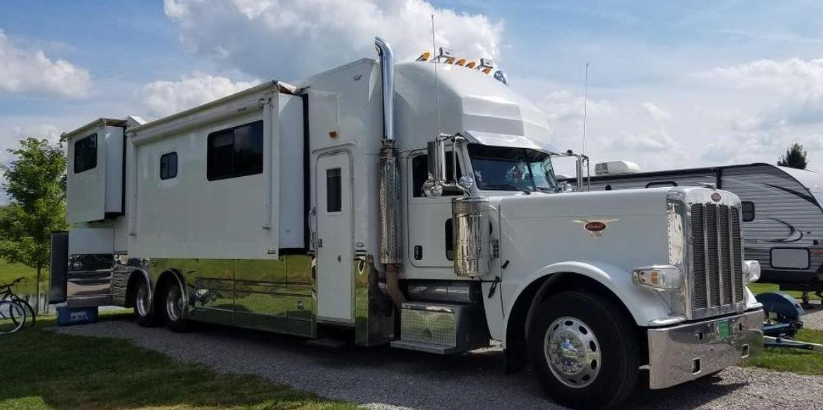 Used 2008 Peterbilt 389 ToterHome