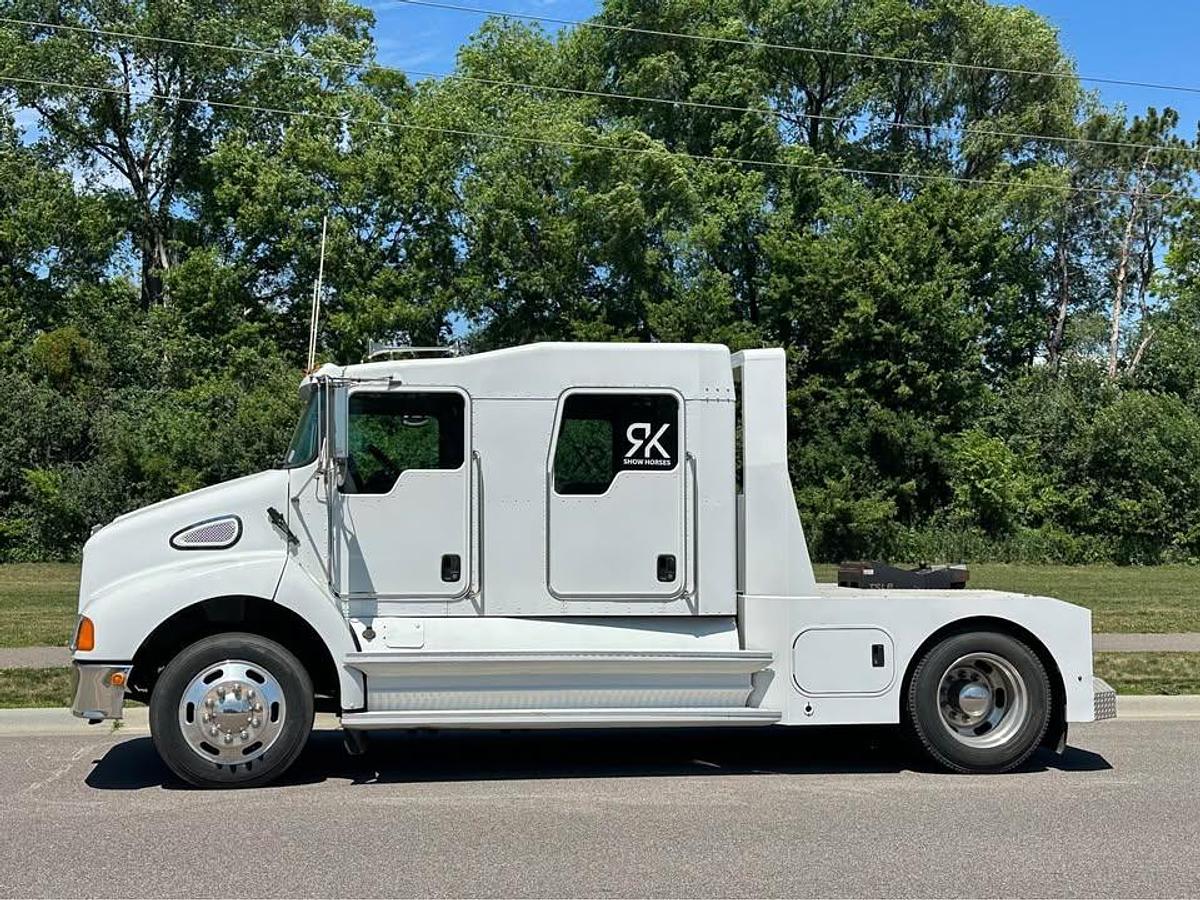 Used 2004 Kenworth T300 Crew Cab