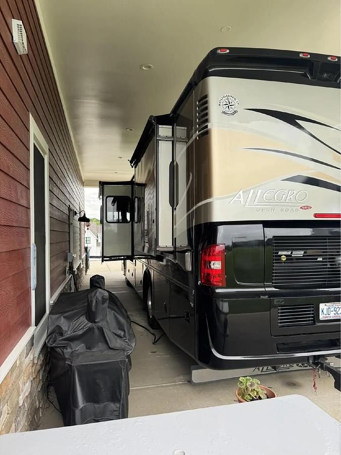 Used 2014 Tiffin Allegro RED 34QFA