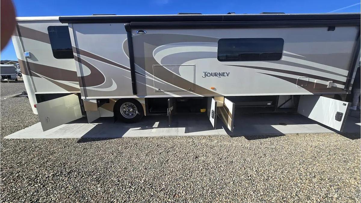 Used 2016 Winnebago Journey 40r