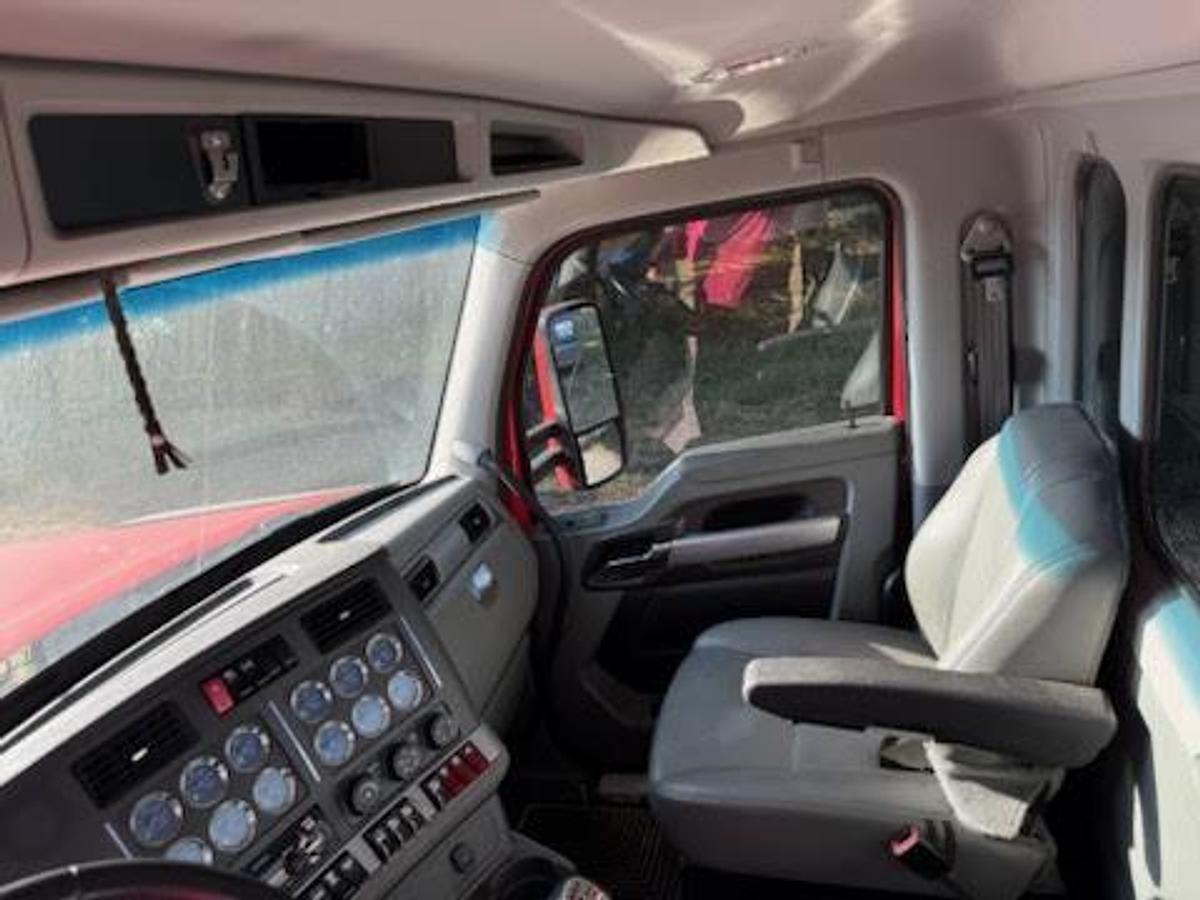 Used 2021 Kenworth W900 Day Cab Semi Truck