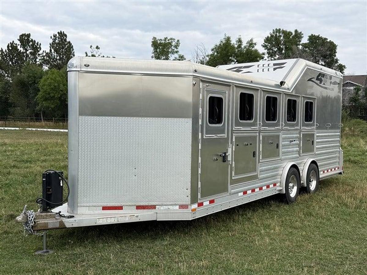 Used 2021 4 Star 5 Horse