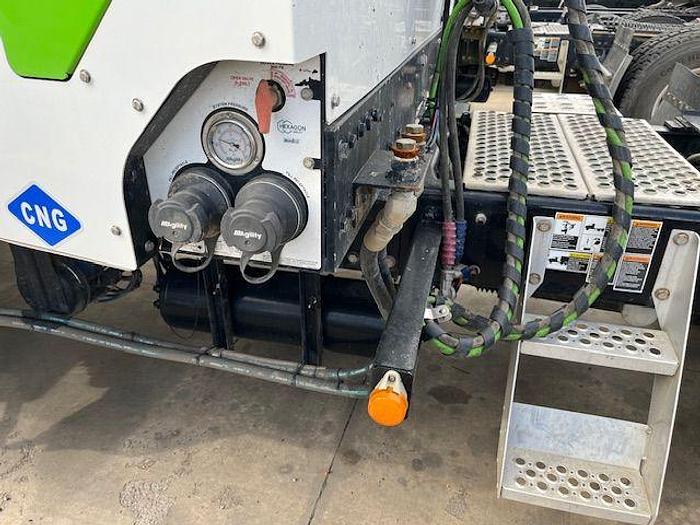 Used 2022 KENWORTH T880