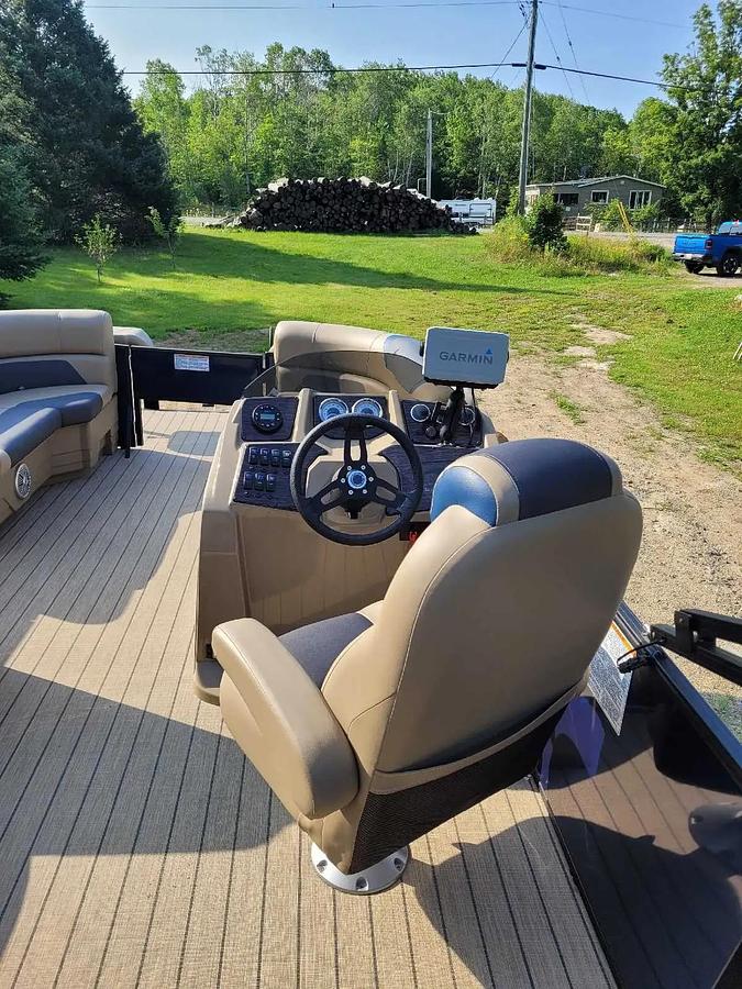Used 2023 Legend 23' GT Pontoon Boat
