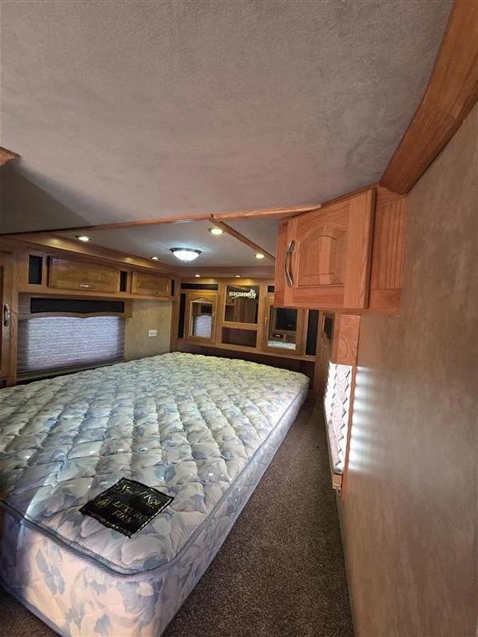 Used 2011 Lakota Bighorn 8416 4 Horse Trailer