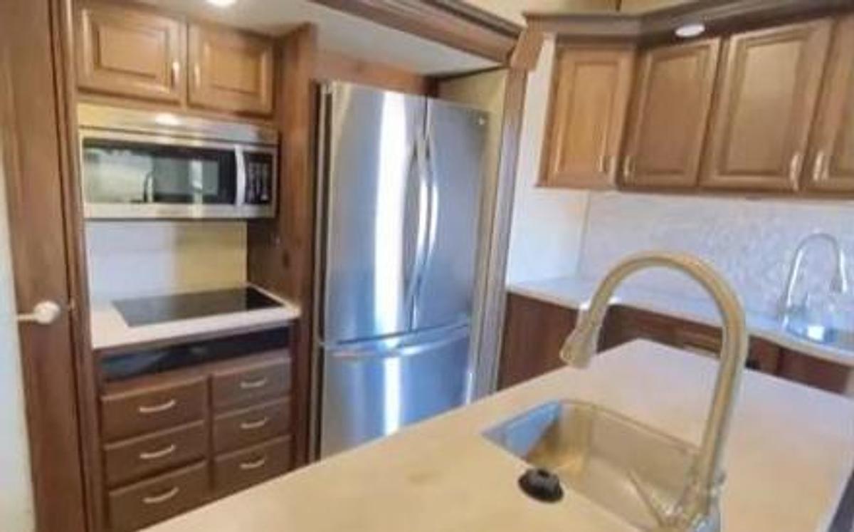 Used 2020 Forest River Columbus 366RL