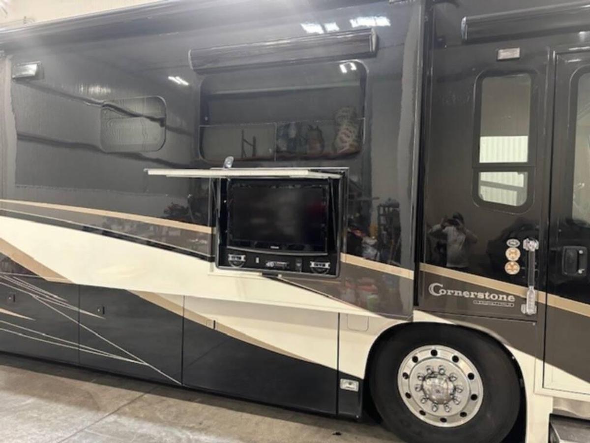 Used 2010 Entegra Cornerstone 45RB