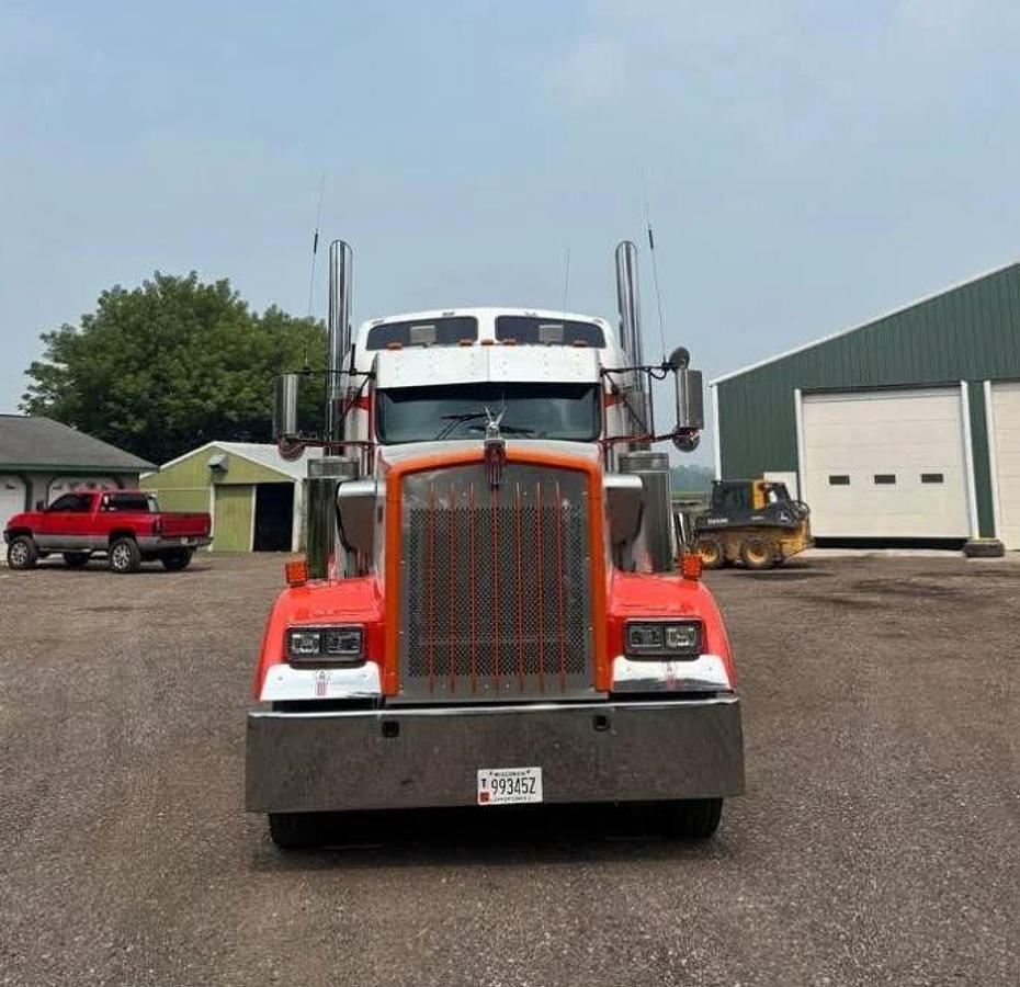 Used 2002 Kenworth W900