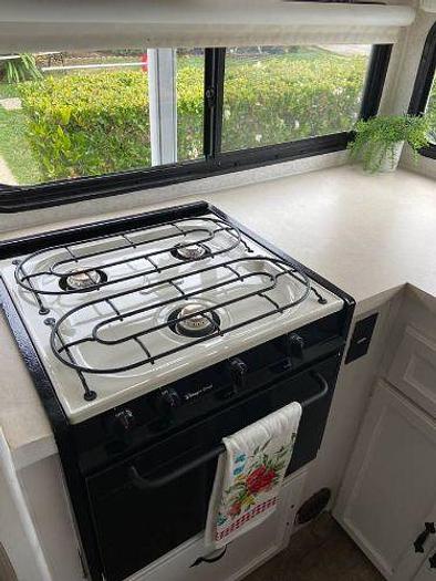 Used 2000 Coachmen Catalina