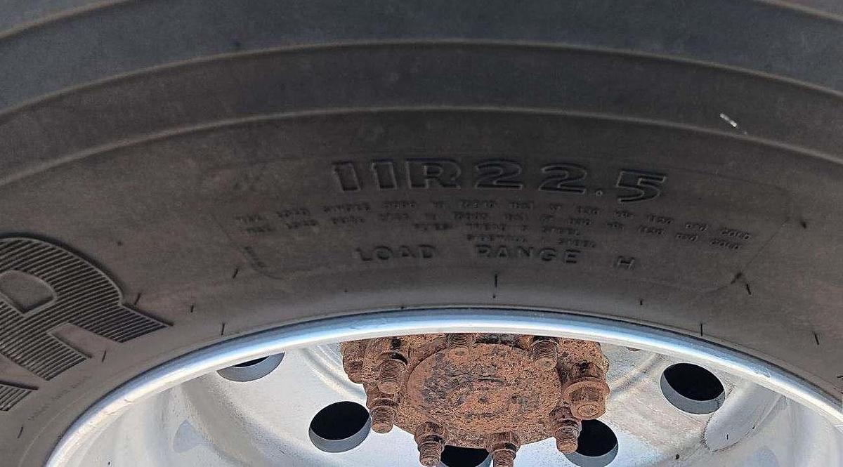 Used 2005 International 9200