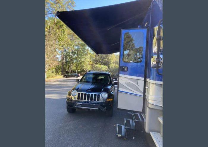 Used 2017 Dynamax DX3 37TS