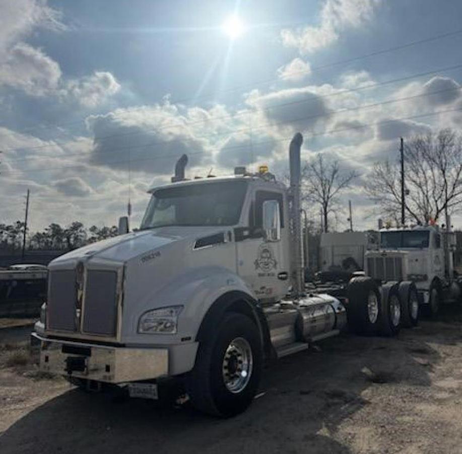 Used 2020 Kenworth T880