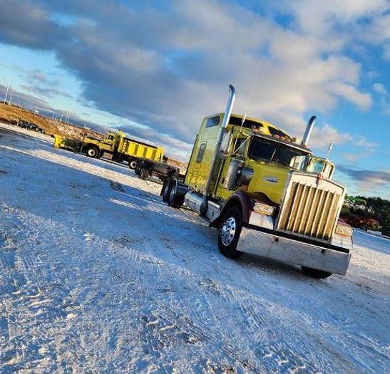 Used 2006 KENWORTH W900B with a 2006 Wilson Trailer