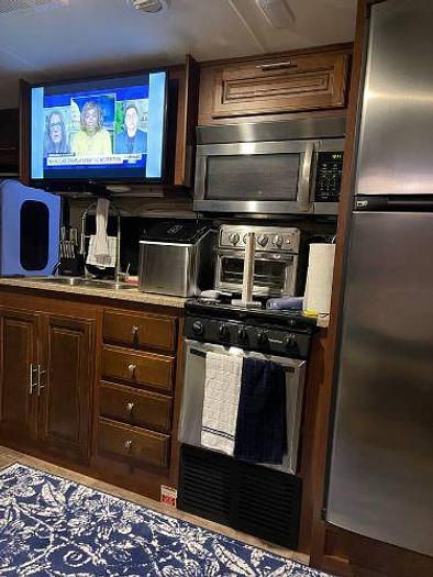 Used 2017 Forest River Georgetown 36B5