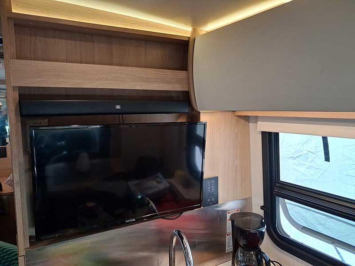 Used 2019 Leisure Travel Wonder 24RTB