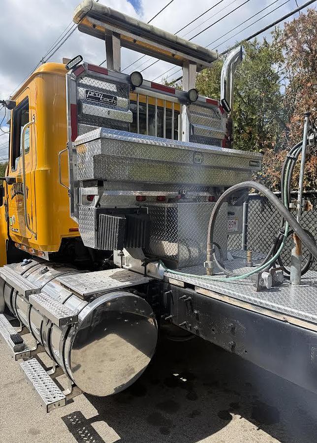 Used 2011 Mack Pinnacle CHU613
