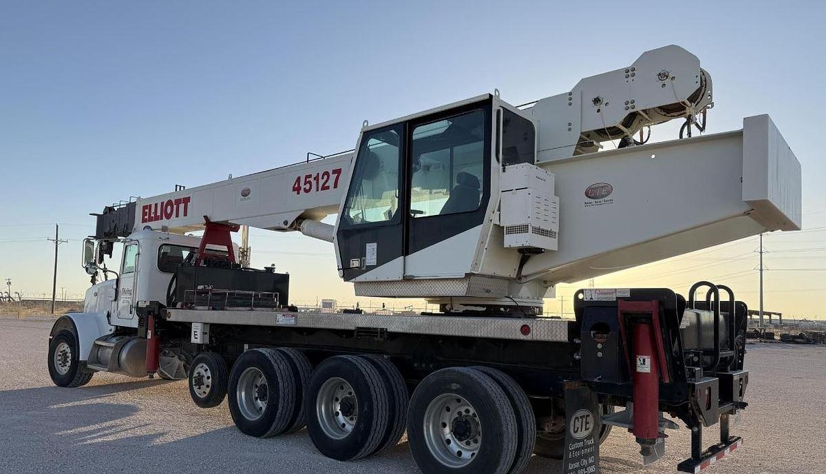 Used 2015 ELLIOTT 45127 MOUNTED ON 2015 PETERBILT 367