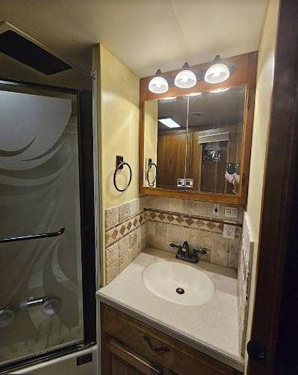 Used 2005 Newmar Dutch Star 4023