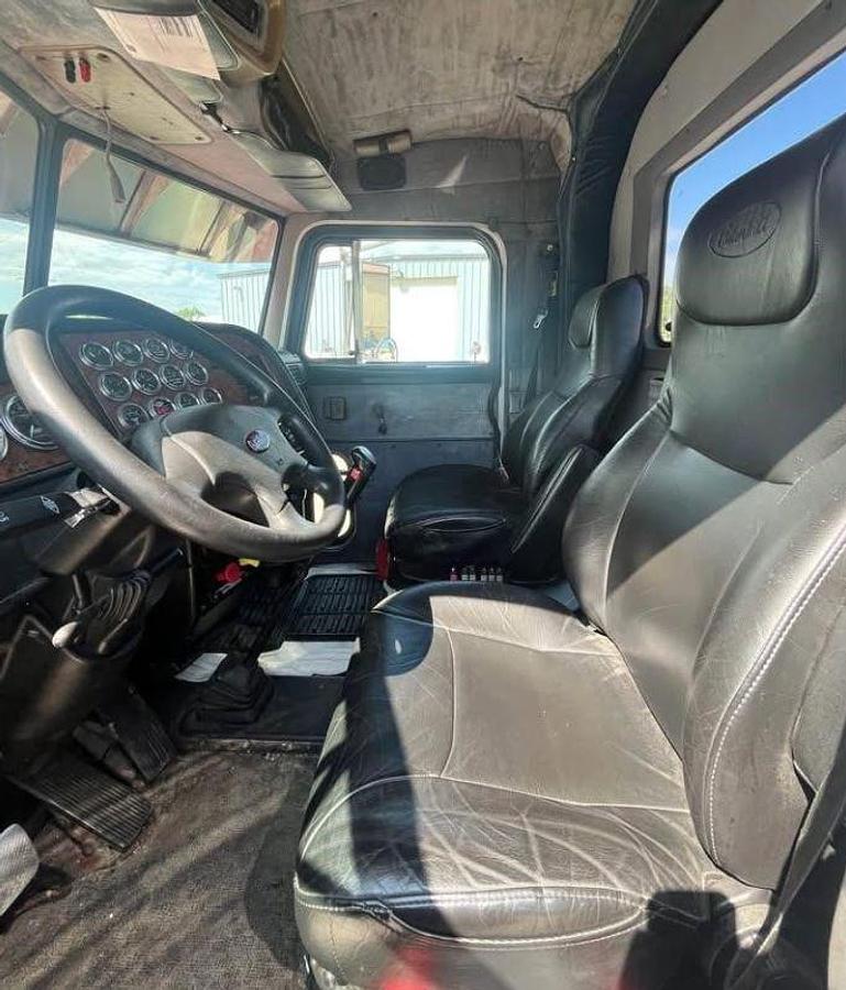 Used 2003 Peterbilt 379 Day Cab Semi Truck