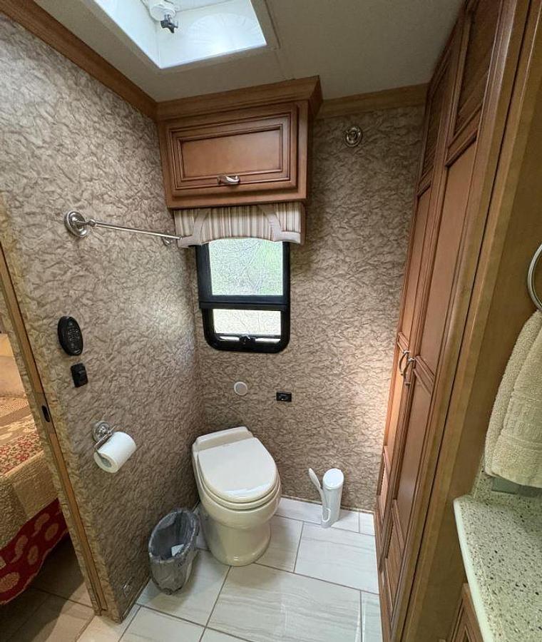 Used 2015 Newmar Ventana 4002