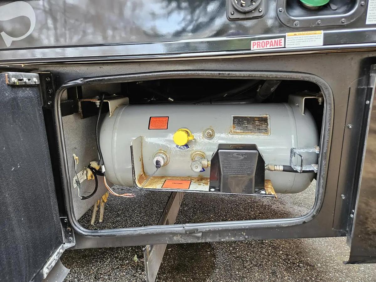 Used 2022 Dynamax Isata 5 30FW