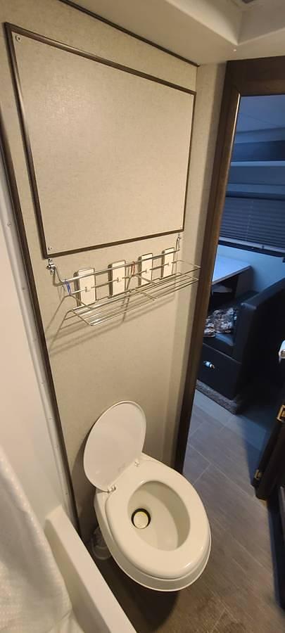 Used 2021 Adventurer Eagle Cap 1165