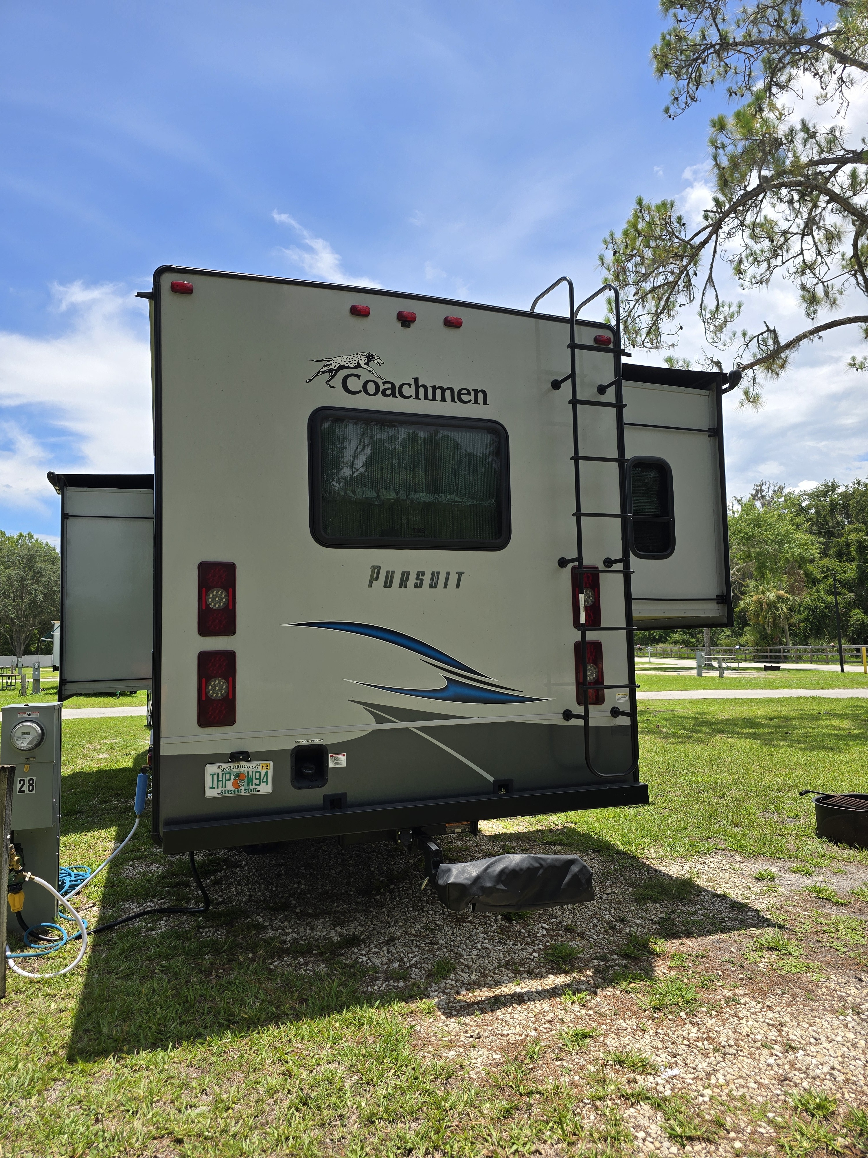 Used 2022 Coachmen Pursuit 31TS Class A Motorhome