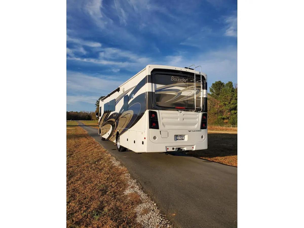 Used 2022 Fleetwood Bounder 35K
