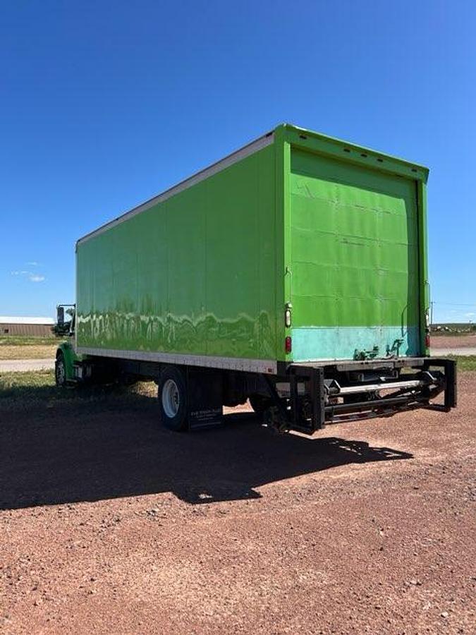 Used 2009 Freightliner Business Class Box Truck