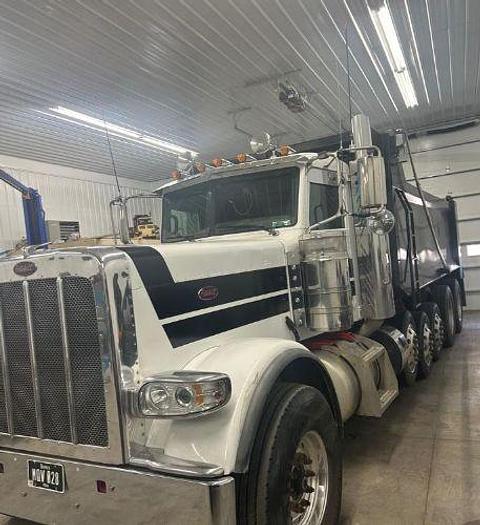 Used 2018 Peterbilt 389 Dump Truck