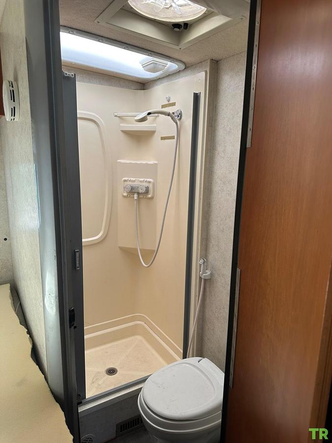 Used 2006 Winnebago View 23J