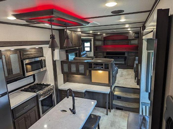 Used 2021 Grand Design Momentum 376THS