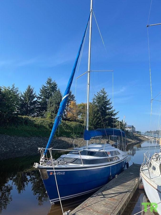 Used 2010 MacGregor 26M Trailerable Sailboat