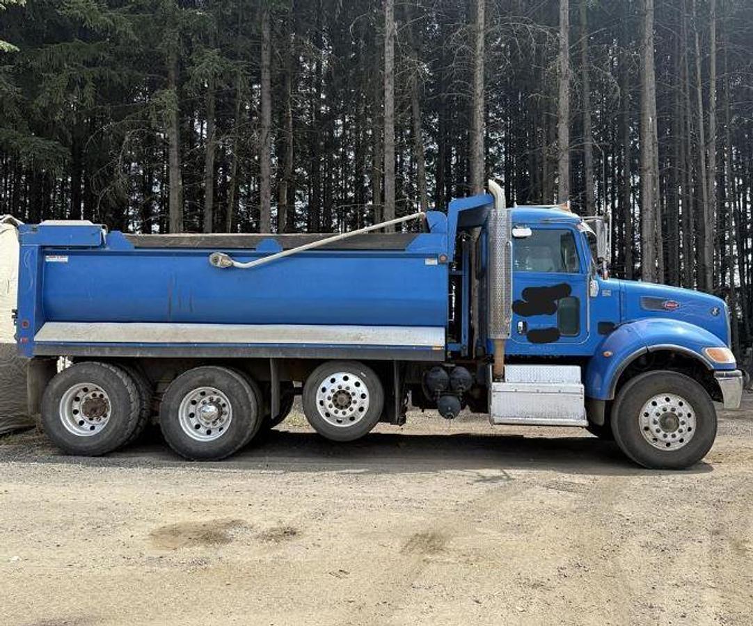 Used 2015 PETERBILT 382 Dump Truck