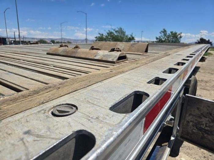 Used 2020 Fontaine Flatbed Trailer
