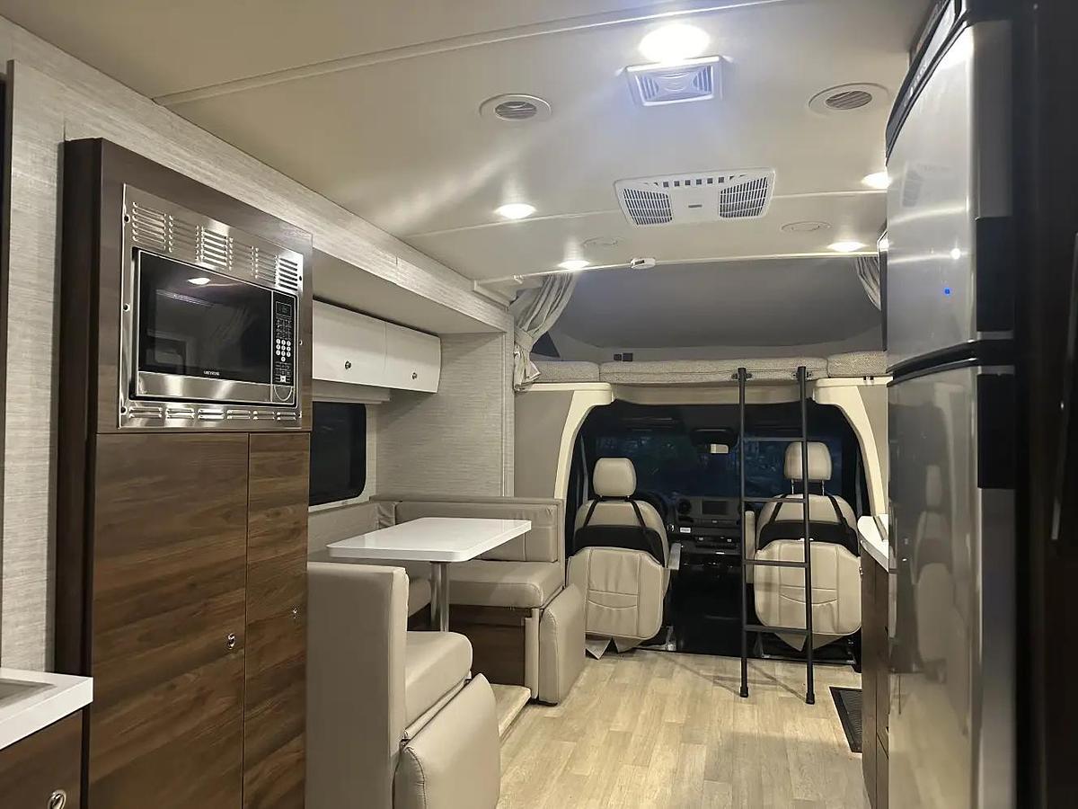 Used 2020 Winnebago View 24J